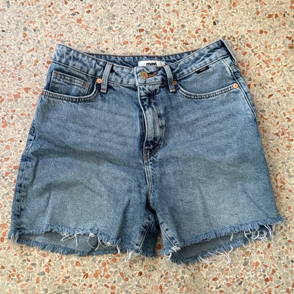 Blue, high rise, Mavi jean shorts